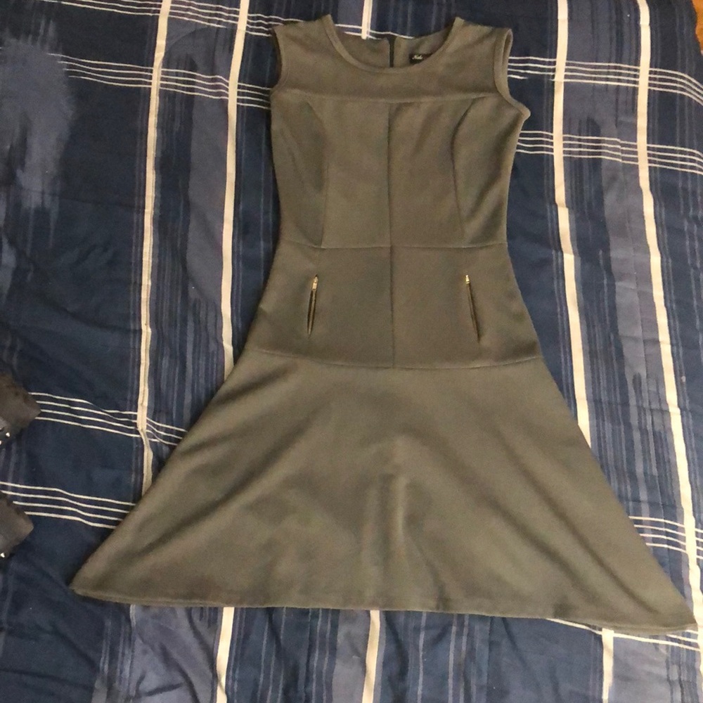 Sleeve less dress
